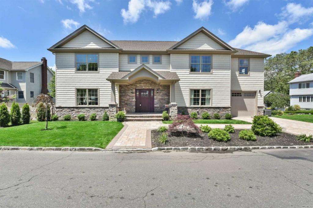 12 Orchard St Port Washington NY 11050