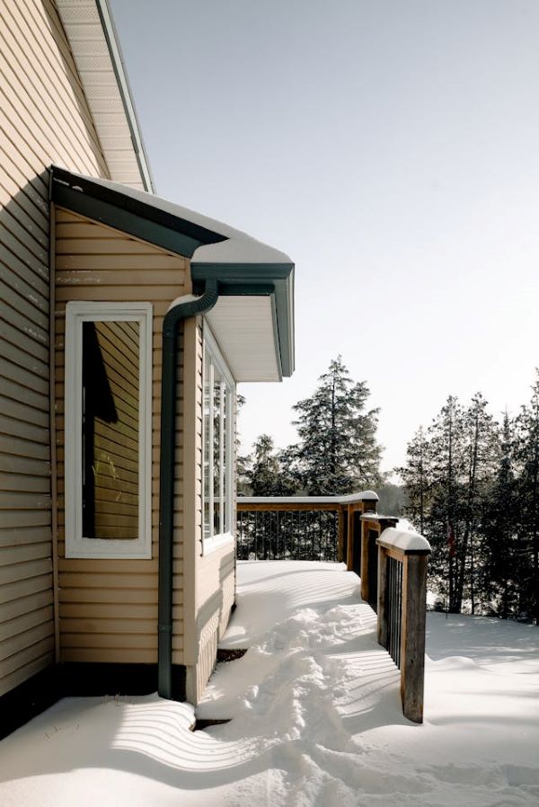 Beige wooden house 600 Pexels
