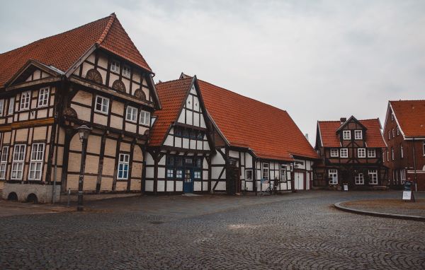 Brown and red buildings 600 Pexels