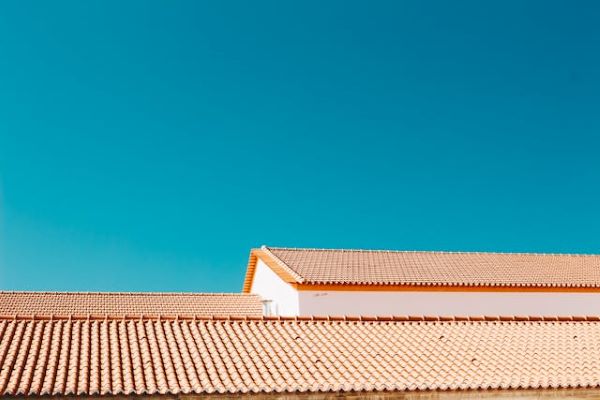 Brown concrete roofs 600 Pexels