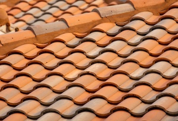 Brown roof tiles 600 Unsplash