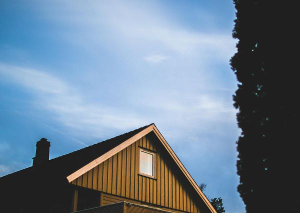 Brown wooden house 600 Pexels