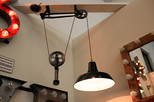 Fullerton pulley lamp