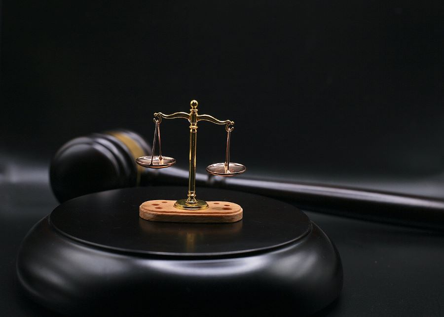 Gavel2