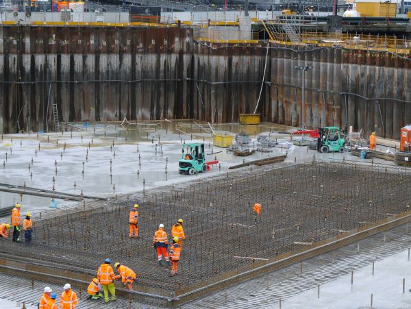 Group of construction workers 600 Unsplash