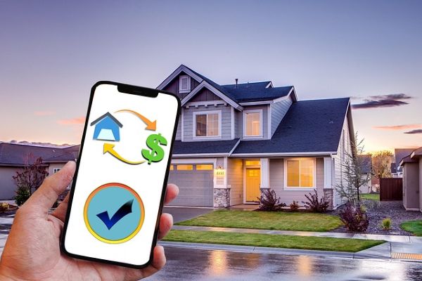 House smartphone onlinebanking 600 Pixabay