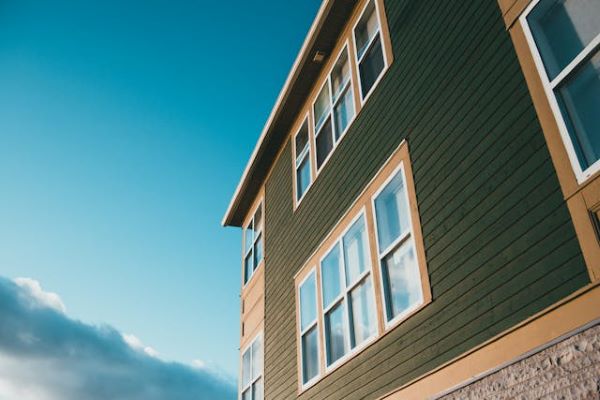 Low angle shot of wooden house 600 Pexels