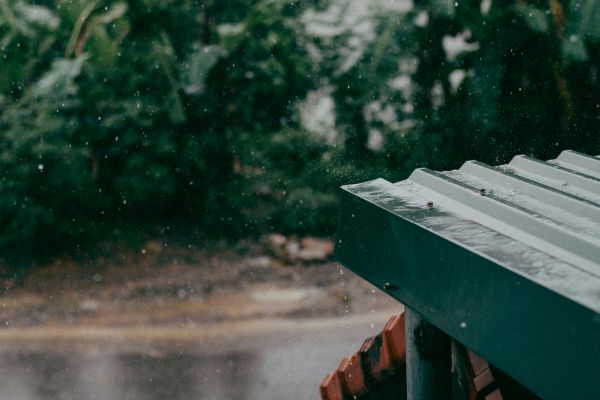 Metal sheet roof on a rainy day 600 Pexels