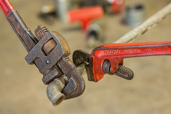 Plumbing wrench 600 Pixabay