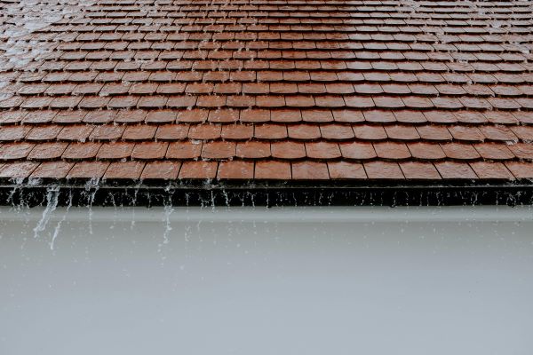 Rain on roof 600 Pexels