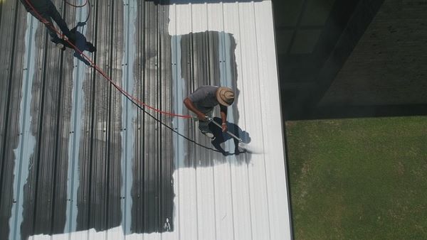 Roof coating 600 Pixabay