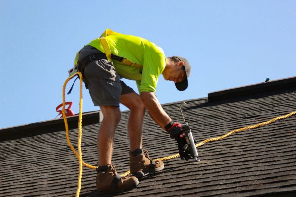 Roof repair 600 Unsplash