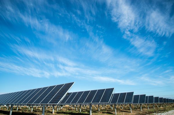 Solar panels under blue sky 600 Unsplash