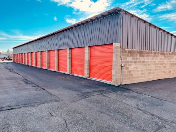 Storage building with red doors 600 Unsplash