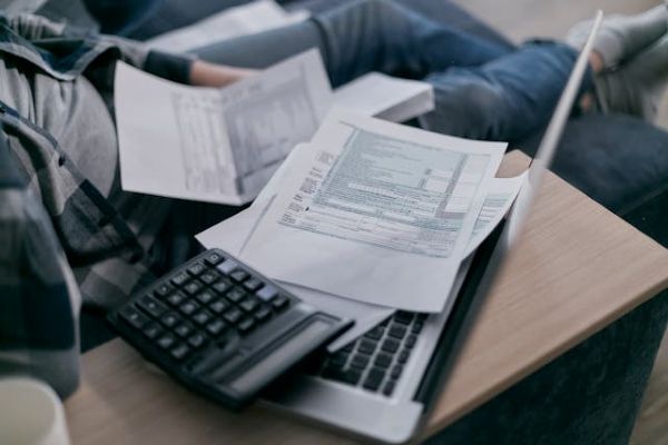 Tax document on a keyboard 600 Pexels