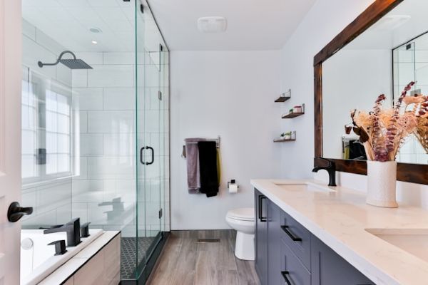 White ceramic sink 600 Unsplash