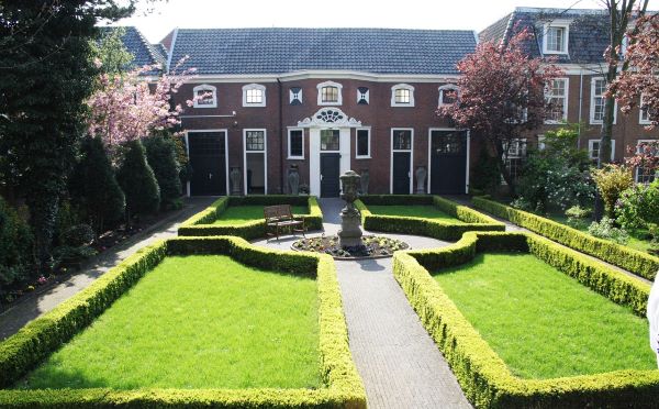 Yard landscaping Pixabay
