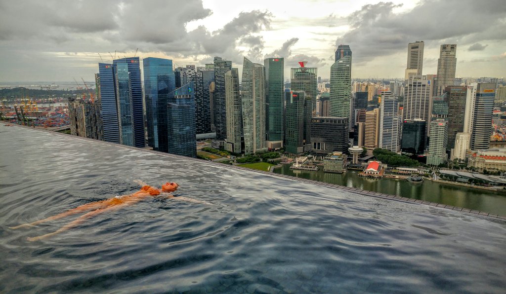 customer photo infinity pool