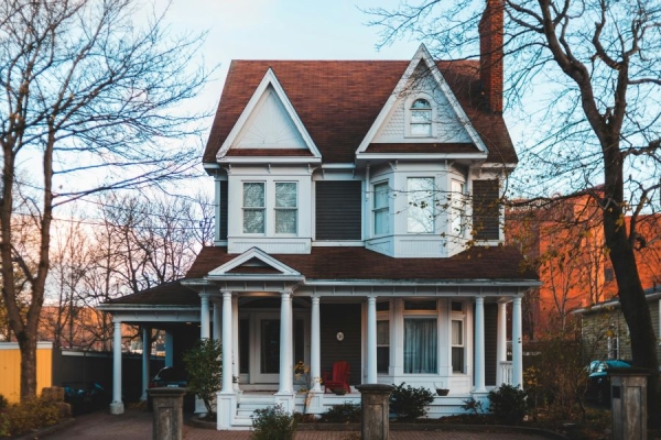 Roof Replacement and Landscaping - Coordinating Exterior Renovations for Maximum Curb Appeal