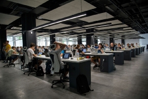 8 Benefits of Self-Hosted Email Marketing for Large-Scale Businesses