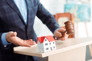Navigating House Auctions: Essential Tips For First-Time Sellers