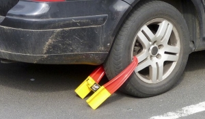 How do Trailer Locks Work and Use in Home Vehicle?