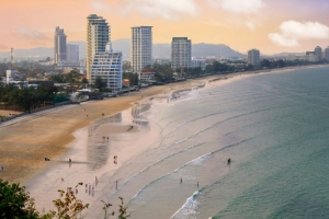 Condo vs. Villa in Hua Hin: Which Property Type is Right for You?