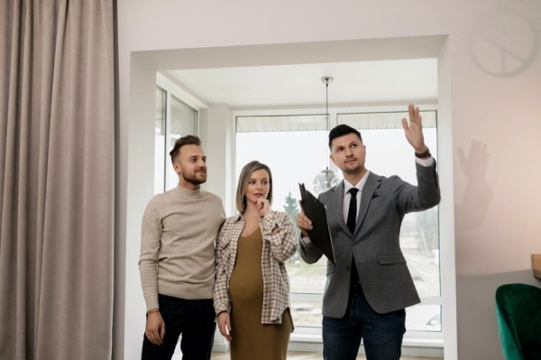 Navigating the Property Market: Key Considerations When Buying a Home