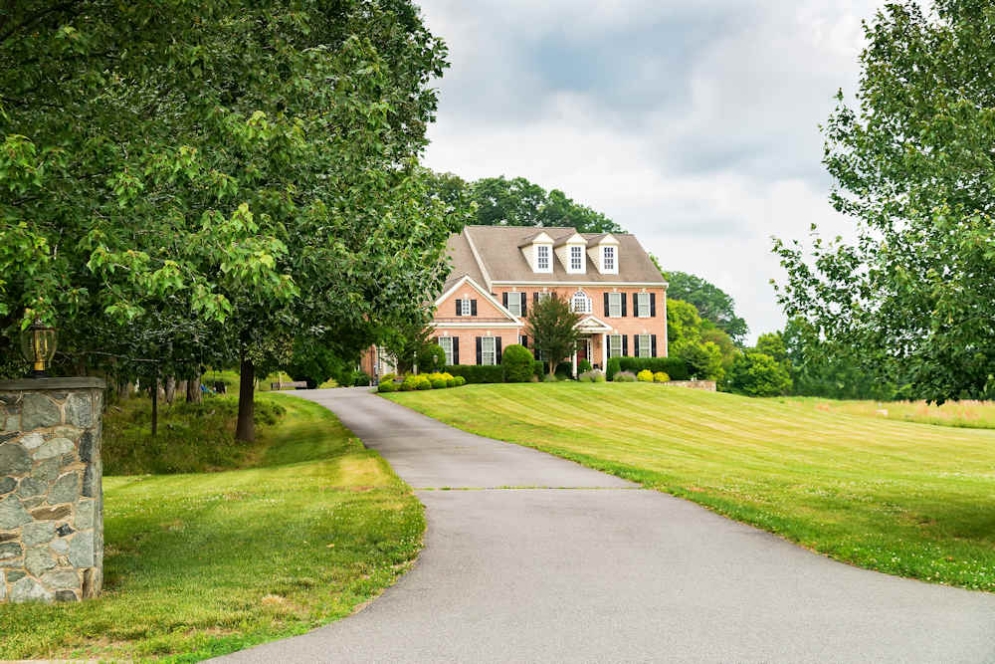 Luxury Home Prices Spike 9% to All-Time High