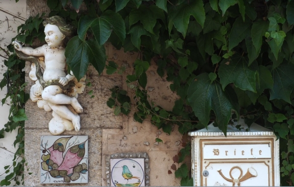 Choosing the Right Metal Wall Sculptures