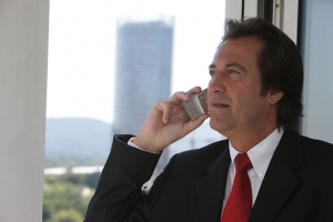 How to Impress Real Estate Customers Whenever They Call or Text
