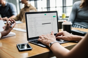It's Time To Stop Using Paper Contracts and Start Using The Cloud