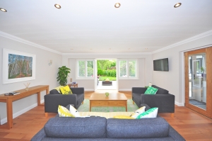 How to Easily Give Your Living Room a Makeover