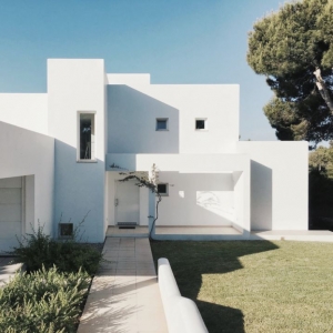 Looking to Move? 4 Compelling Reasons You Should Build Your Next Home