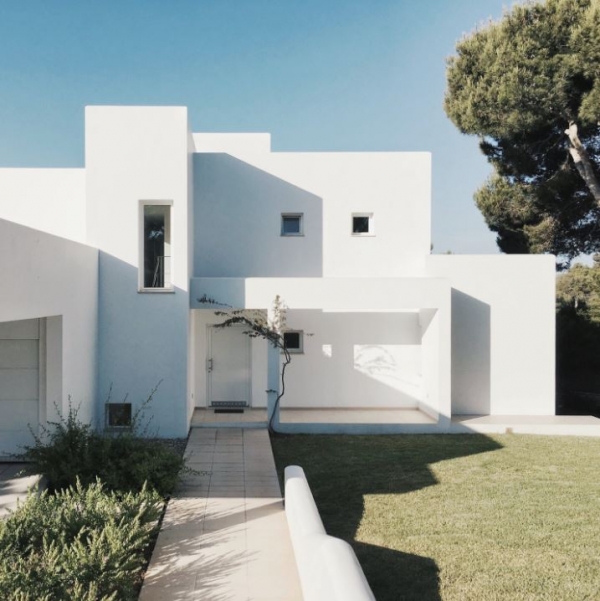 Looking to Move? 4 Compelling Reasons You Should Build Your Next Home