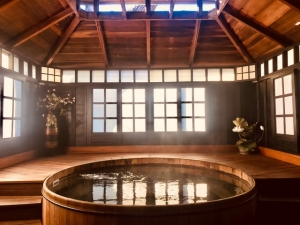 How to Clean a Hot Tub (Step-by-Step Guide)