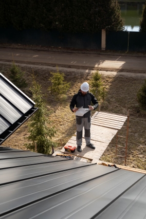 6 Essential Considerations for Choosing a Roofing Contractor