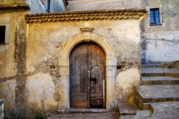 You Can Buy A Home For $1, And 9 Other Reasons To Chuck It All And Move To Cinquefrondi, Italy