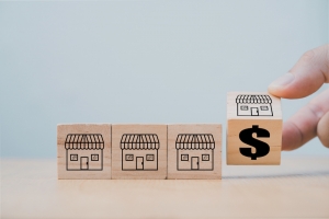 How much does a real estate franchise cost?