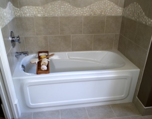 8 Soaker Tubs Designed for Small Bathrooms
