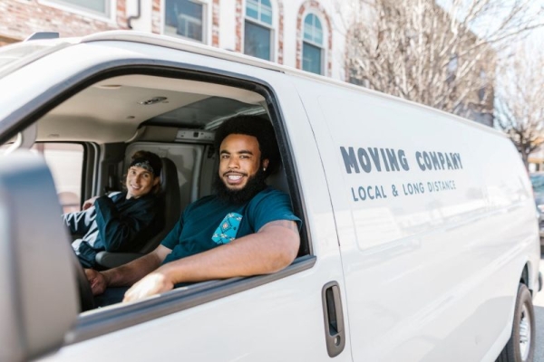 Why Real Estate Agents Suggest Certain Moving Companies (and How It Benefits You)
