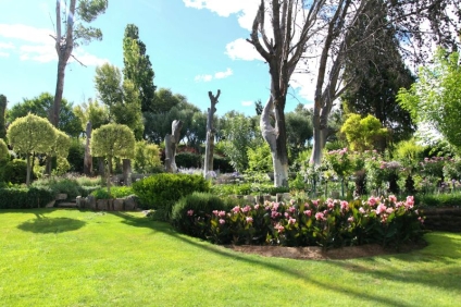 Simple Tips To Prep Your Garden For Home Showings