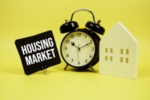 Monthly Housing Report: Inventory Keeps Growing, but 2025 Revealed a Market of Exceptions, Not Averages