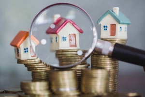 Realtor.com: December brings holiday housing slowdown (Monthly Housing Trends Report)