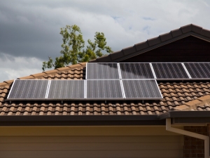 Maximizing Efficiency: Tips for Charging Batteries with Solar Power