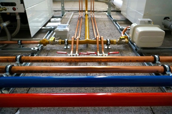When to Leave Plumbing Repairs to the Experts?
