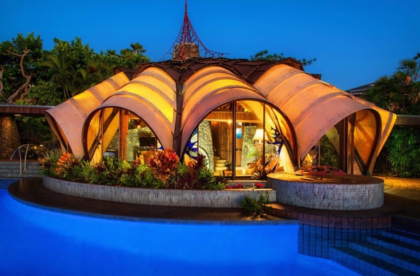 Adopting the Eclectic Style in Hawaii Luxury Beachfront Homes