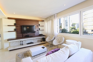 Taking Your Family from a House to an Apartment? 4 Space-Saving Tips
