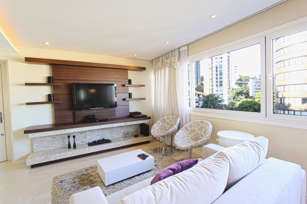Taking Your Family from a House to an Apartment? 4 Space-Saving Tips