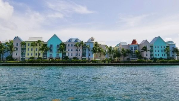 Are You Ready to Own the Horizon? Six Essential Questions to Ask Before Buying Beachfront Property